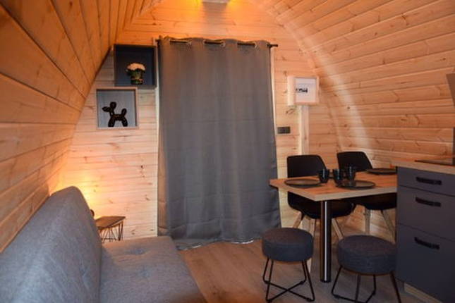 camping-gard-cottage-prestige-4-pers-coin-repas